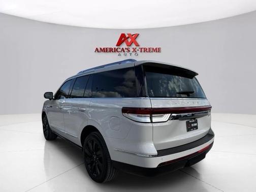 Ceramic Pearl Metallic 2023 Lincoln Navigator Reserve