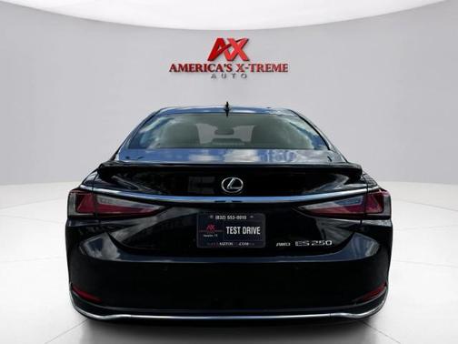 Black 2022 Lexus ES 250 Luxury
