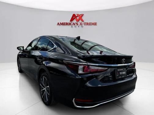 Black 2022 Lexus ES 250 Luxury