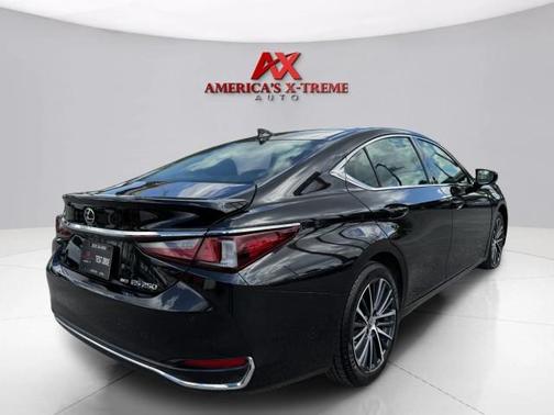 Black 2022 Lexus ES 250 Luxury