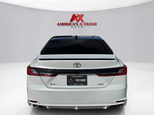 Wind Chill Pearl 2025 Toyota Camry XSE
