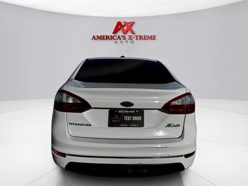Oxford White 2014 Ford Fiesta Titanium