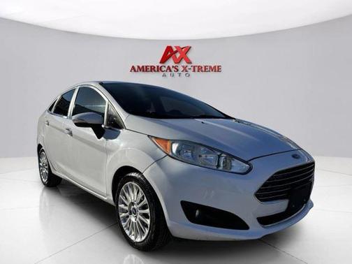 Oxford White 2014 Ford Fiesta Titanium