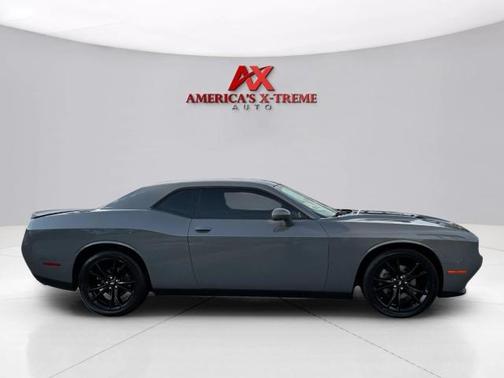2017 Dodge Challenger SXT