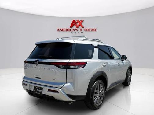 Brilliant Silver Metallic 2023 Nissan Pathfinder SL