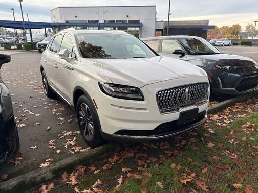 2022 Lincoln Nautilus STANDARD
