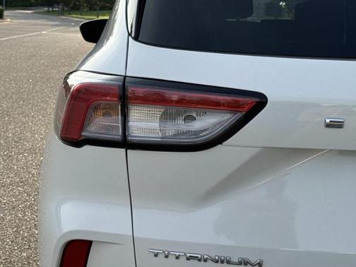 2021 Ford Escape TITANIUM