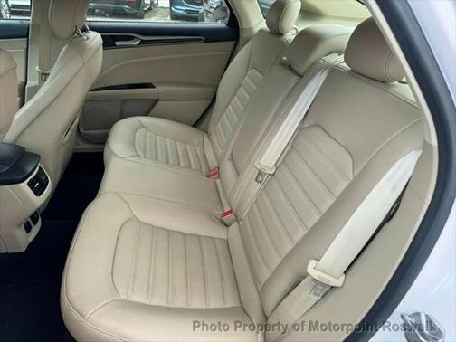 2015 Ford Fusion Hybrid SE