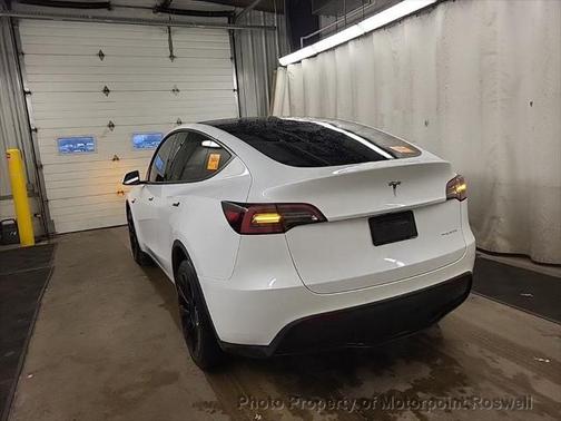 2022 Tesla Model Y Long Range Dual Motor All-Wheel Drive