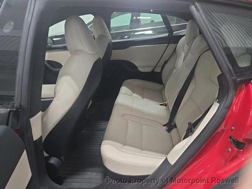 2022 Tesla Model S Plaid