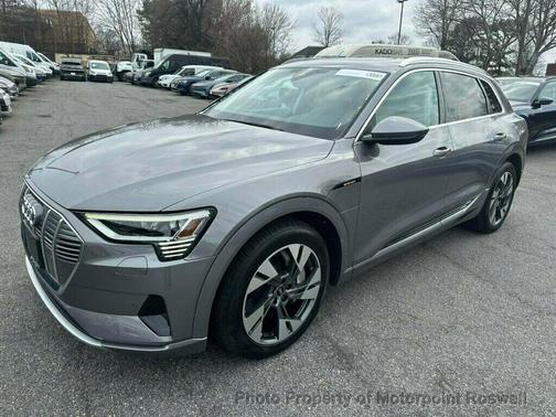 2022 Audi e-tron Premium