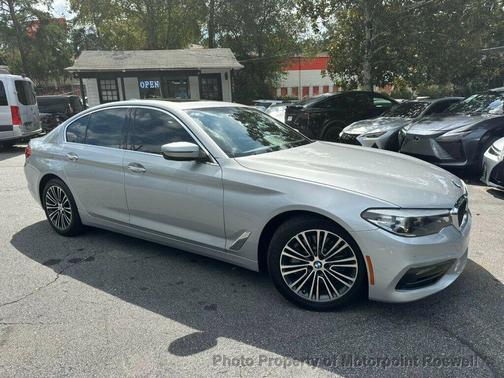 2018 BMW 530 530i