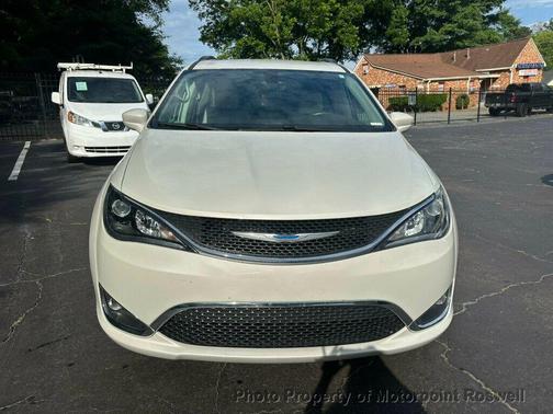 Tusk White 2017 Chrysler Pacifica Touring-L