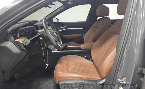 2024 Audi Q8 e-tron Premium Plus