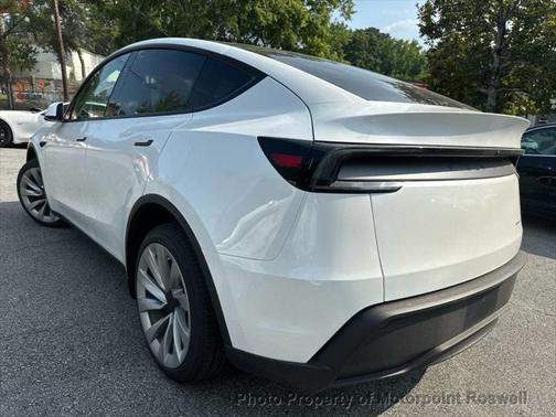 2026 Tesla Model Y Long Range Dual Motor All-Wheel Drive