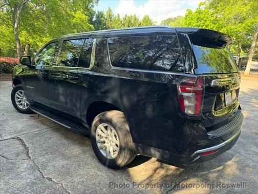 2023 Chevrolet Suburban LT