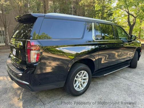 2023 Chevrolet Suburban LT