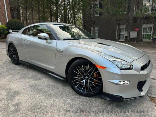 2024 Nissan GT-R Premium Dual-clutch 6-Speed Transmission