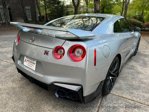 2024 Nissan GT-R Premium Dual-clutch 6-Speed Transmission