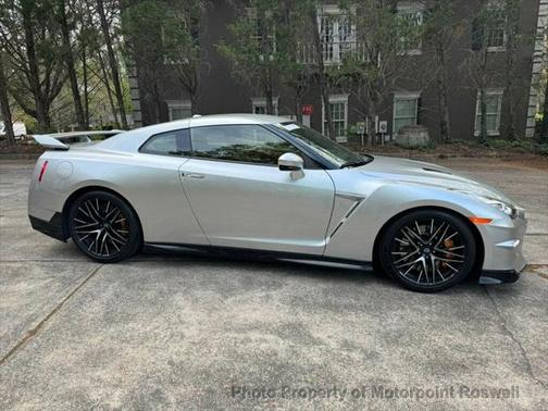 2024 Nissan GT-R Premium Dual-clutch 6-Speed Transmission