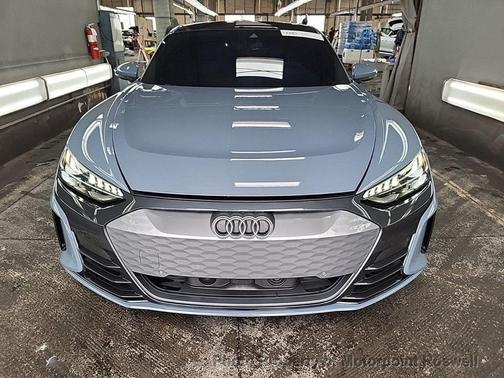 2022 Audi e-tron GT Premium Plus