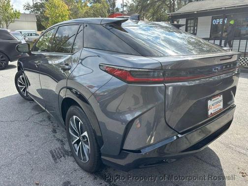 2023 Lexus RZ 450e Luxury