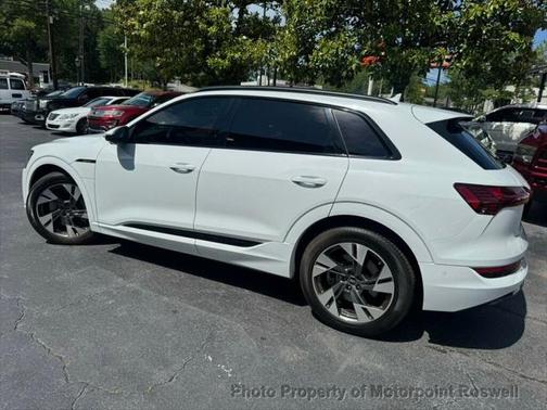 2022 Audi e-tron Premium