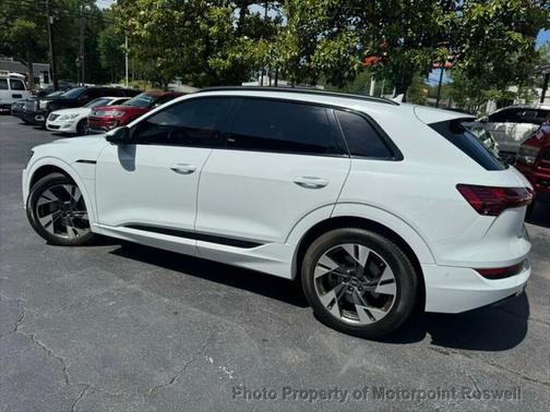 2022 Audi e-tron Premium