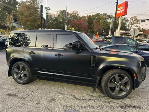 2024 Land Rover Defender 110 V8