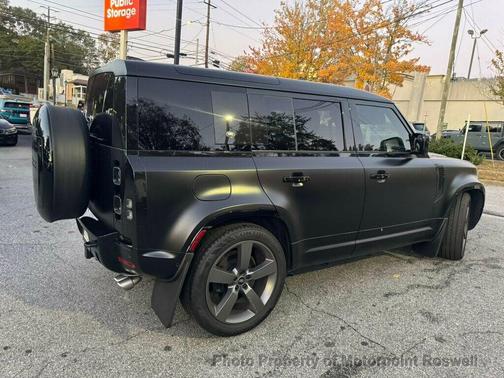 2024 Land Rover Defender 110 V8
