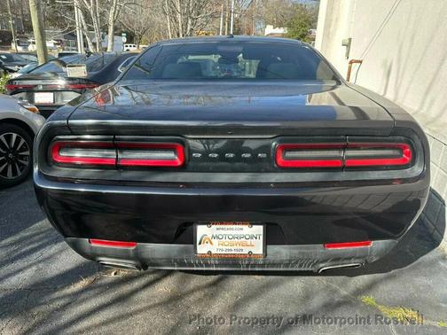 2016 Dodge Challenger SXT