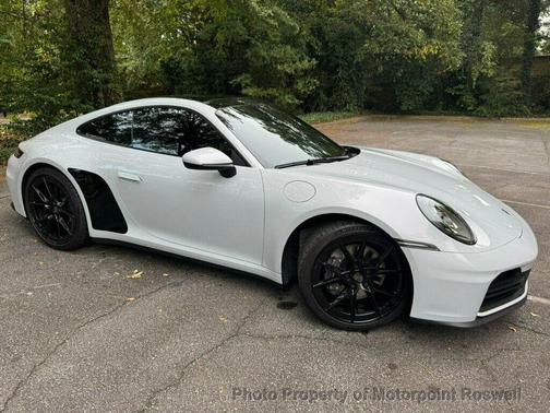 2025 Porsche 911 Carrera