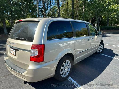 2014 Chrysler Town & Country Touring