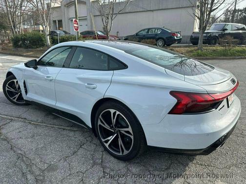 2023 Audi e-tron GT Premium Plus quattro