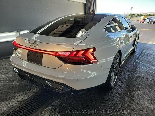 2023 Audi e-tron GT Premium Plus quattro