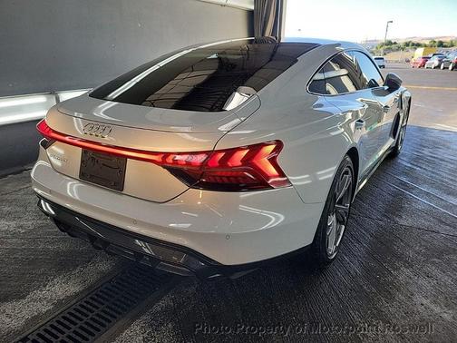 2023 Audi e-tron GT Premium Plus quattro