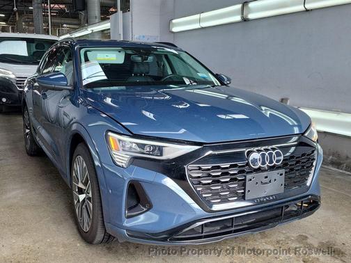 2024 Audi Q8 e-tron Prestige