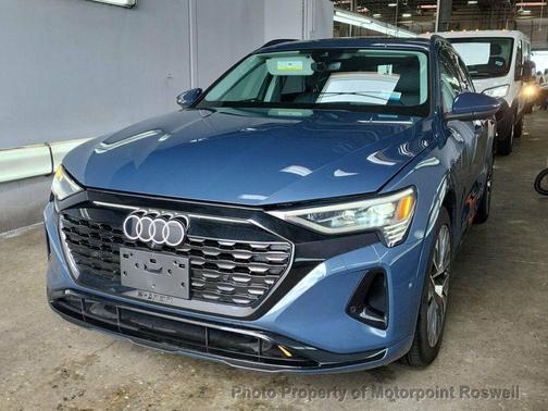 2024 Audi Q8 e-tron Prestige
