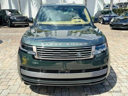 2025 Land Rover Range Rover P615 SV