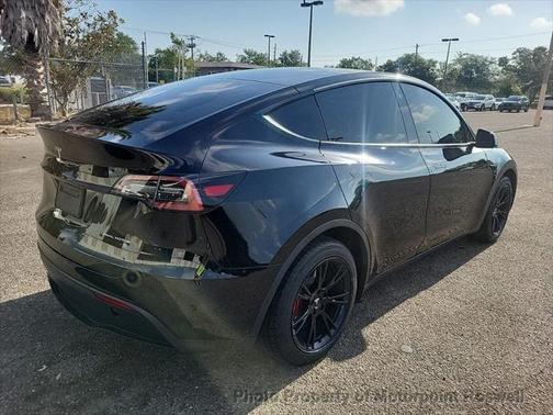 2022 Tesla Model Y Long Range Dual Motor All-Wheel Drive