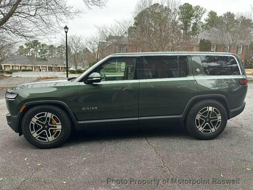 2023 Rivian R1S Adventure