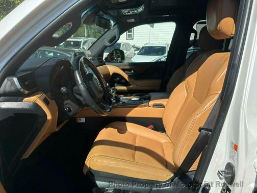 Eminent White Pearl 2025 Lexus LX 600 Luxury