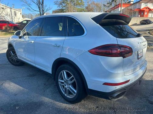 2016 Porsche Cayenne Cayenne