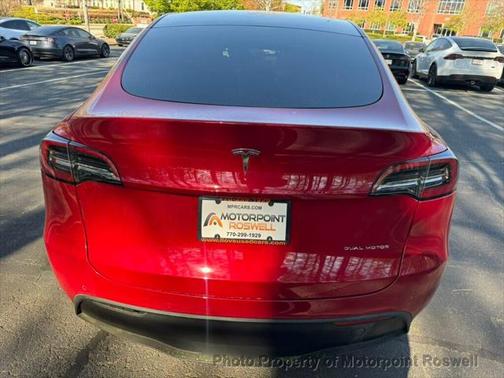 2022 Tesla Model Y Long Range Dual Motor All-Wheel Drive