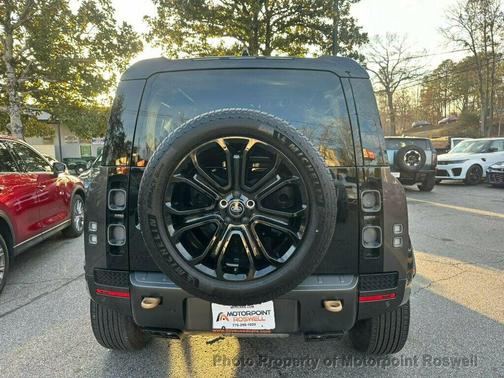 2025 Land Rover Defender P635 OCTA Edition One