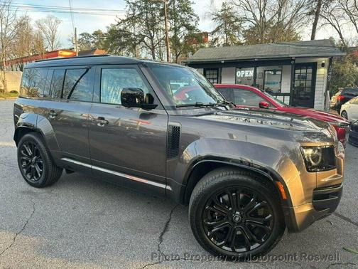 2025 Land Rover Defender P635 OCTA Edition One