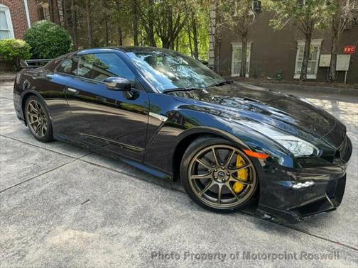 2024 Nissan GT-R T-spec Dual-clutch 6-Speed Transmission