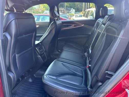 2019 Lincoln Nautilus Select