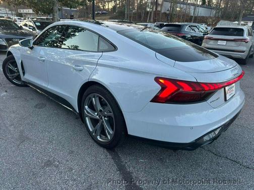 2023 Audi e-tron GT Premium Plus quattro