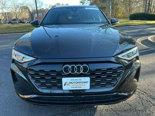 2024 Audi Q8 e-tron Premium